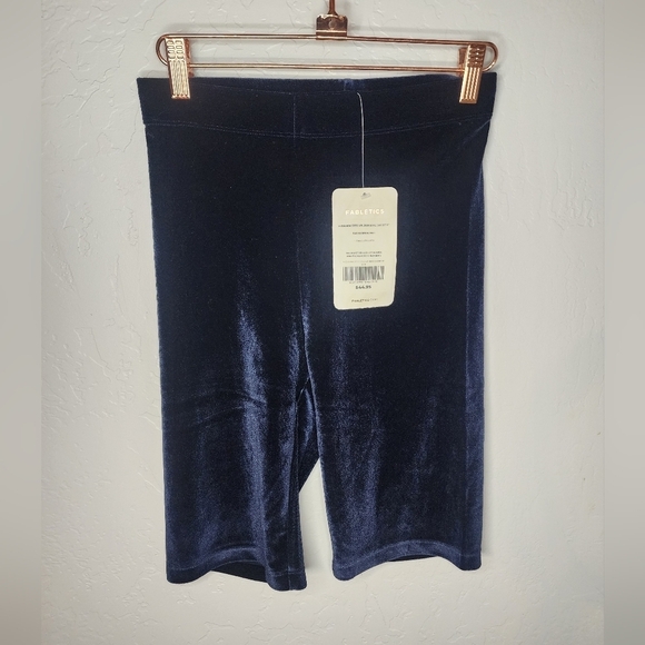 NEW Fabletics Deep Navy Velour Biker Shorts 9 - Picture 6 of 11